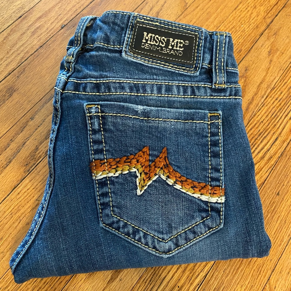 Miss Me sunny skinny jeans. Mid rise. Size 29